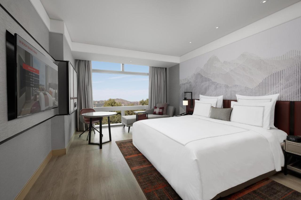 Swissotel Clark Philippines 5*