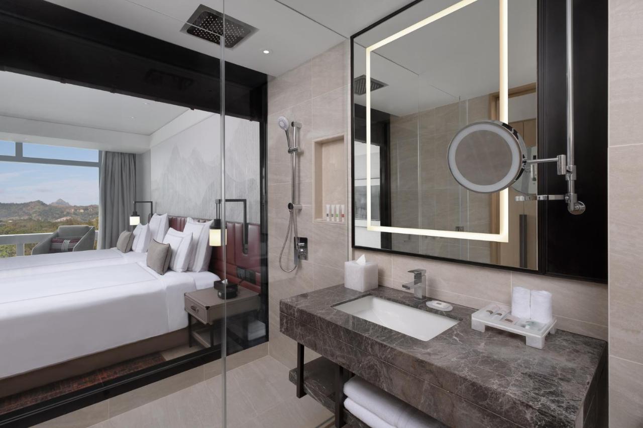 Swissotel Clark Philippines 5*